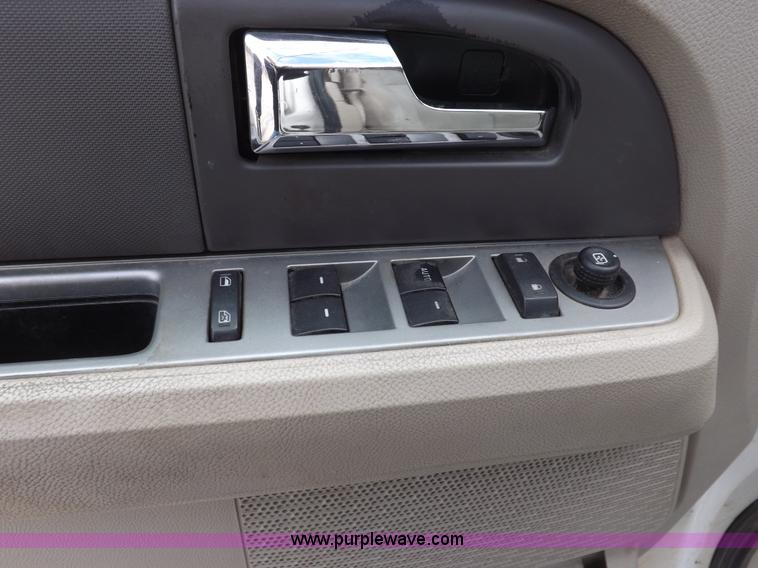 image for item K3239 2008 Ford Expedition XLT SUV