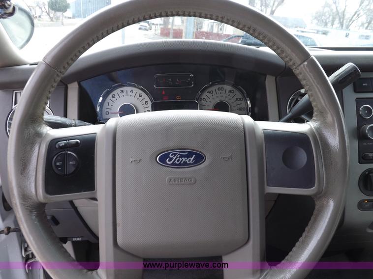 image for item K3239 2008 Ford Expedition XLT SUV