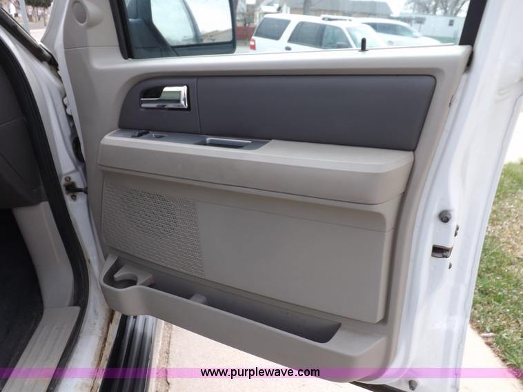 image for item K3239 2008 Ford Expedition XLT SUV
