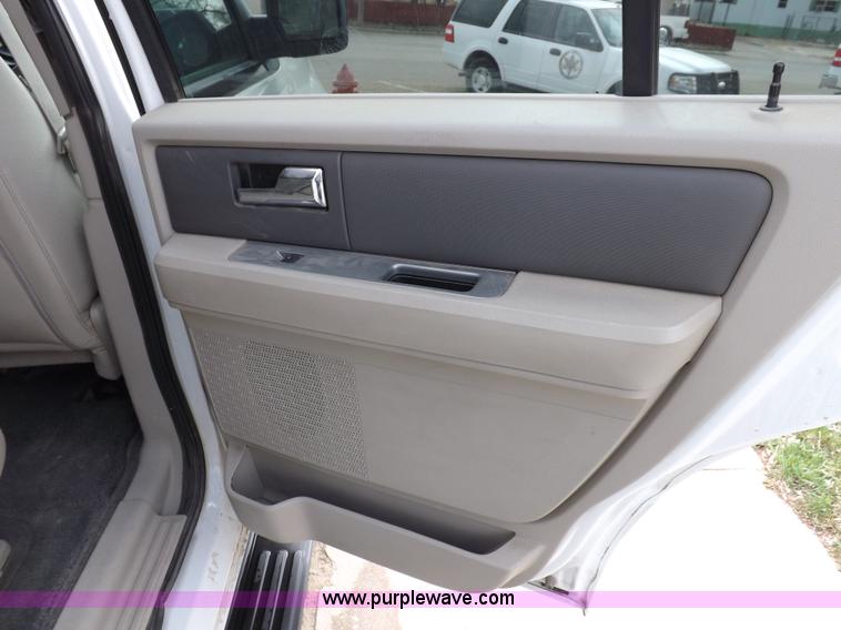 image for item K3239 2008 Ford Expedition XLT SUV