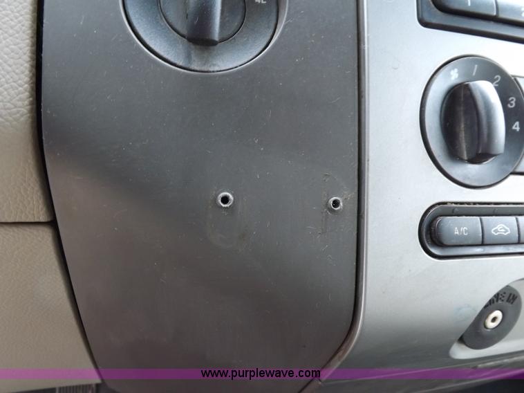 image for item K3239 2008 Ford Expedition XLT SUV