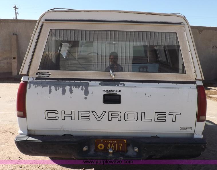 image for item K3240 1988 Chevrolet Cheyenne 1500 pickup truck