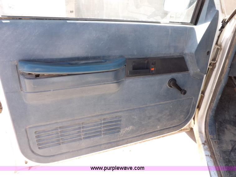 image for item K3240 1988 Chevrolet Cheyenne 1500 pickup truck