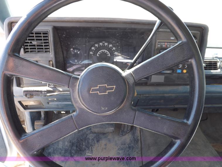 image for item K3240 1988 Chevrolet Cheyenne 1500 pickup truck