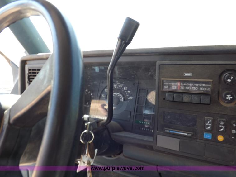 image for item K3240 1988 Chevrolet Cheyenne 1500 pickup truck