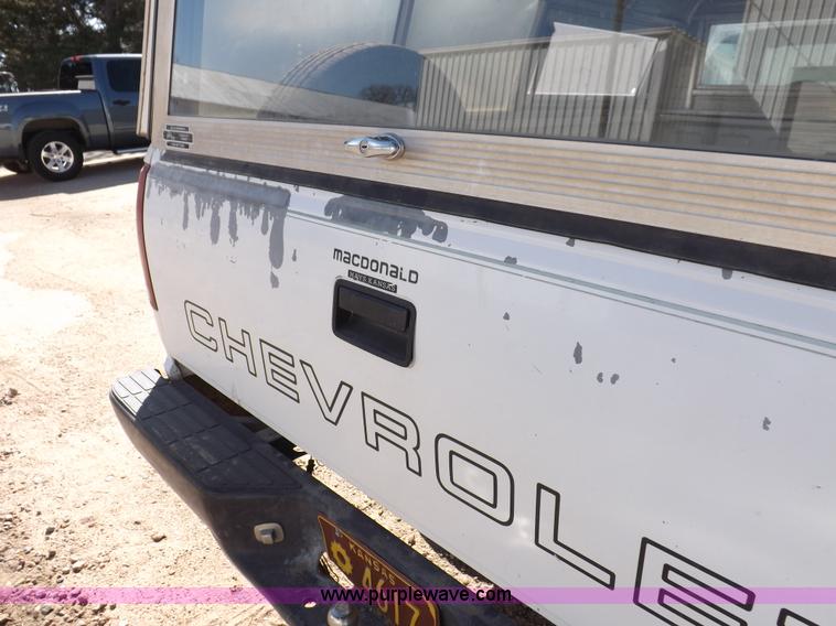 image for item K3240 1988 Chevrolet Cheyenne 1500 pickup truck