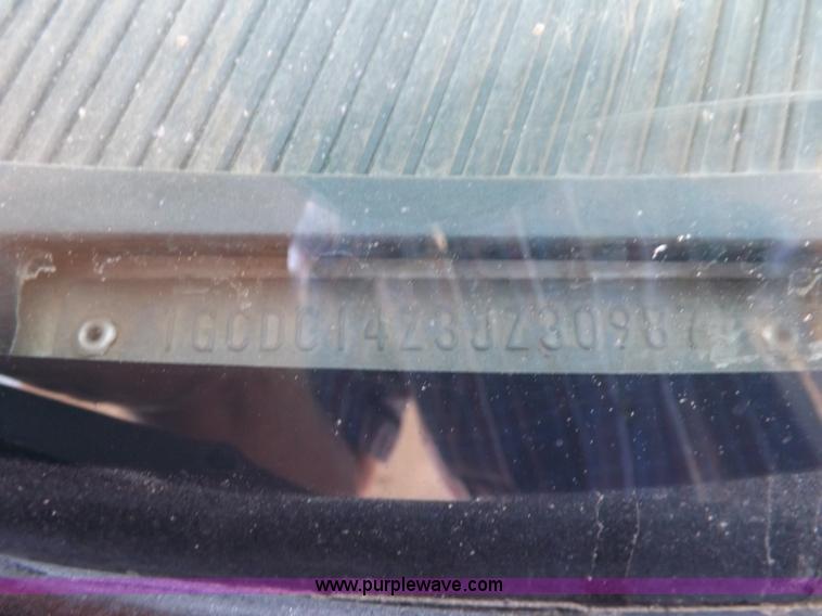 image for item K3240 1988 Chevrolet Cheyenne 1500 pickup truck