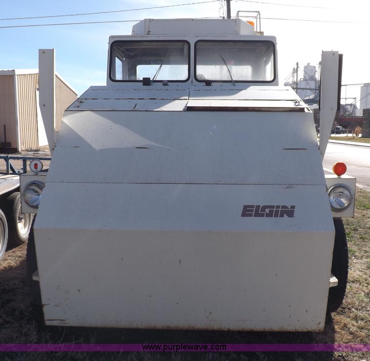 image for item K3752 Elgin White Wing street sweeper