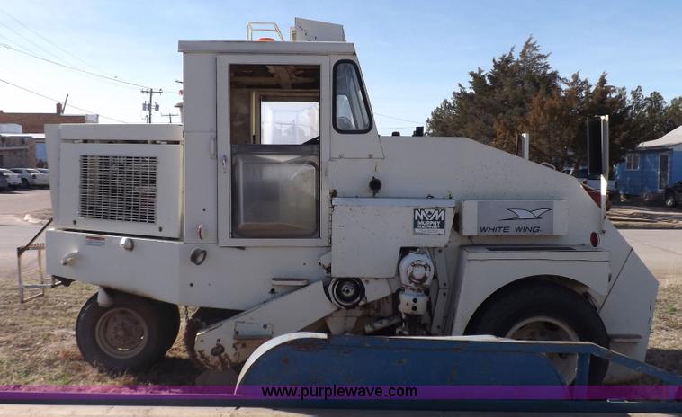image for item K3752 Elgin White Wing street sweeper