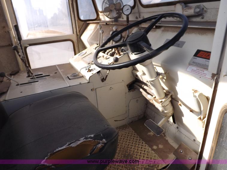 image for item K3752 Elgin White Wing street sweeper