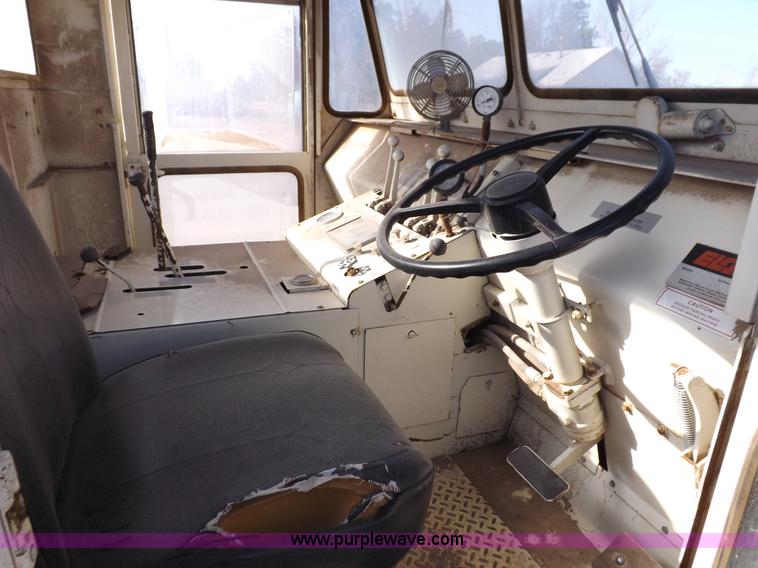 image for item K3752 Elgin White Wing street sweeper