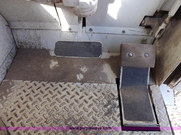 image for item K3752 Elgin White Wing street sweeper