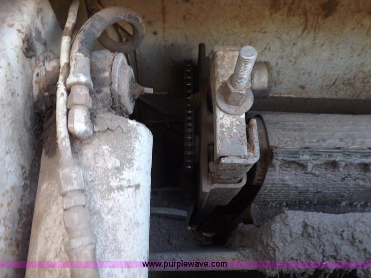 image for item K3752 Elgin White Wing street sweeper