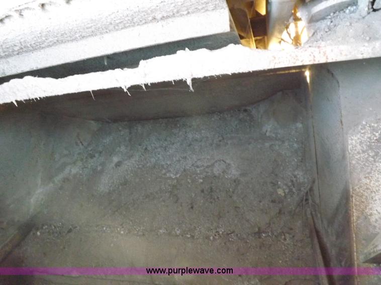 image for item K3752 Elgin White Wing street sweeper