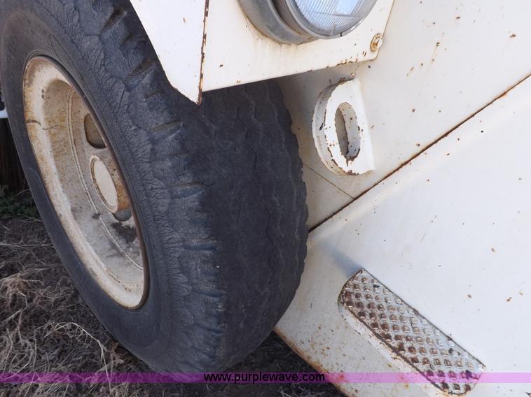 image for item K3752 Elgin White Wing street sweeper