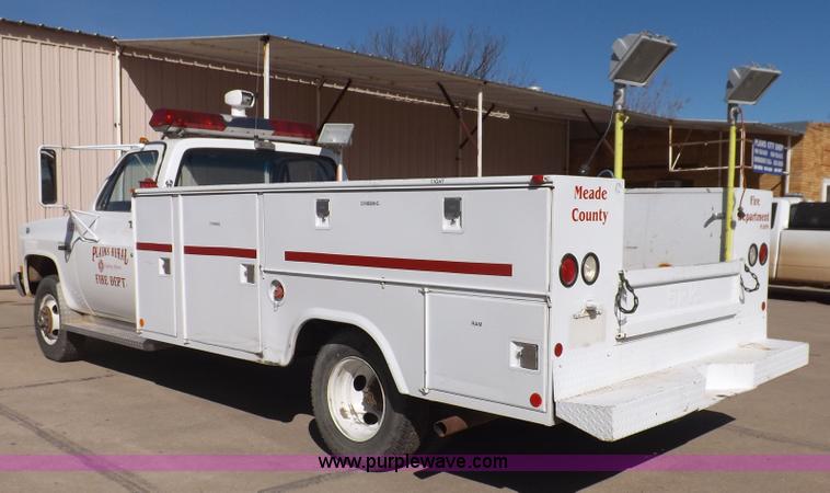 image for item K3753 1988 GMC Sierra 3500 utility truck