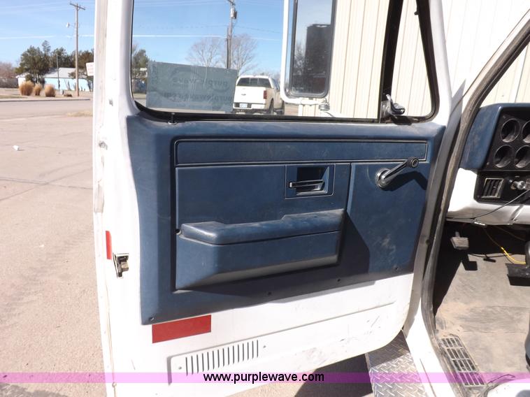 image for item K3753 1988 GMC Sierra 3500 utility truck