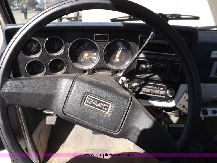 image for item K3753 1988 GMC Sierra 3500 utility truck