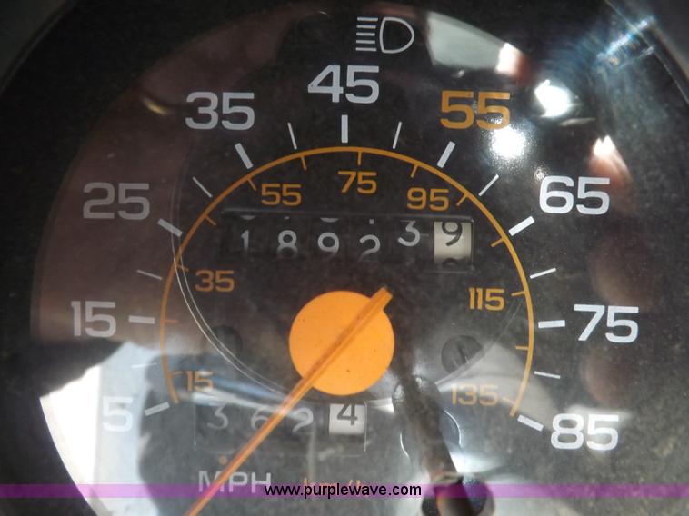 image for item K3753 1988 GMC Sierra 3500 utility truck