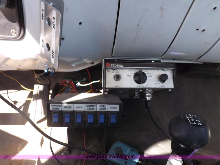 image for item K3753 1988 GMC Sierra 3500 utility truck