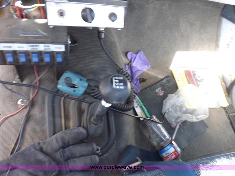 image for item K3753 1988 GMC Sierra 3500 utility truck