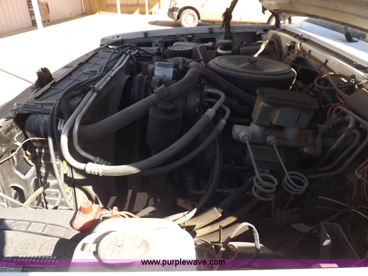 image for item K3753 1988 GMC Sierra 3500 utility truck