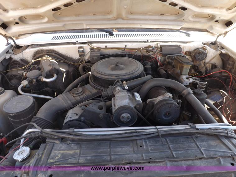 image for item K3753 1988 GMC Sierra 3500 utility truck