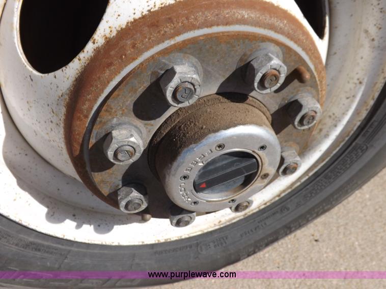 image for item K3753 1988 GMC Sierra 3500 utility truck