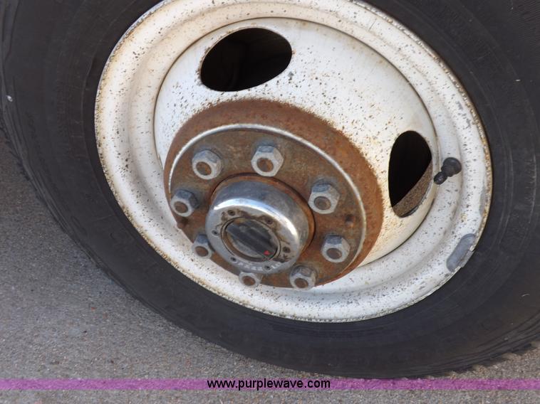 image for item K3753 1988 GMC Sierra 3500 utility truck