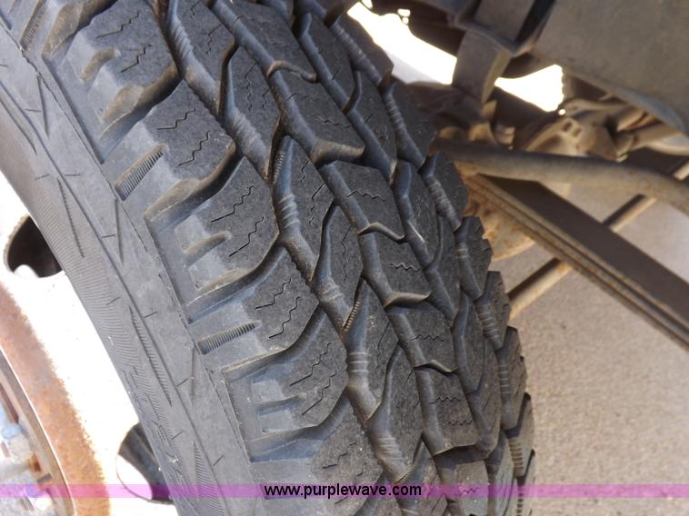 image for item K3753 1988 GMC Sierra 3500 utility truck