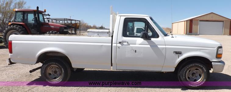 image for item K3754 1994 Ford F150 XL pickup truck