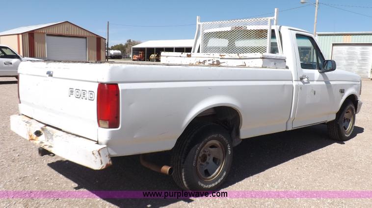 image for item K3754 1994 Ford F150 XL pickup truck