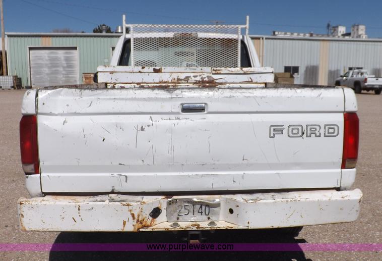 image for item K3754 1994 Ford F150 XL pickup truck