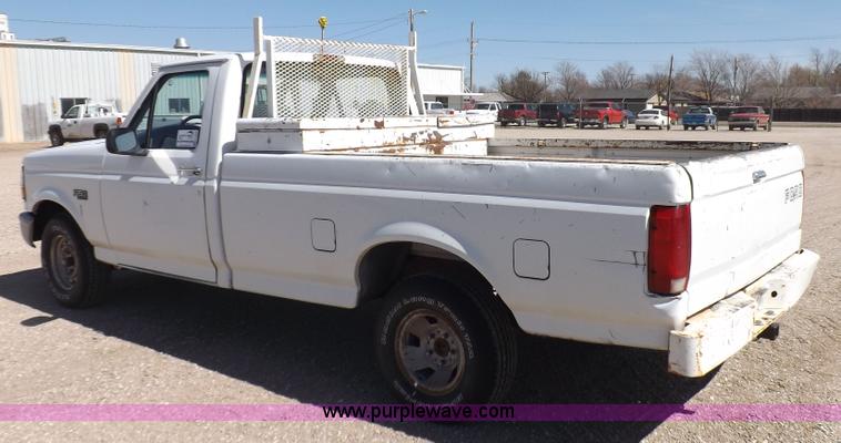 image for item K3754 1994 Ford F150 XL pickup truck