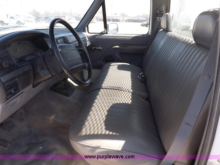 image for item K3754 1994 Ford F150 XL pickup truck