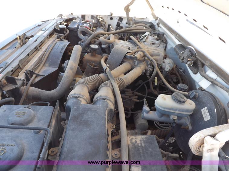 image for item K3754 1994 Ford F150 XL pickup truck