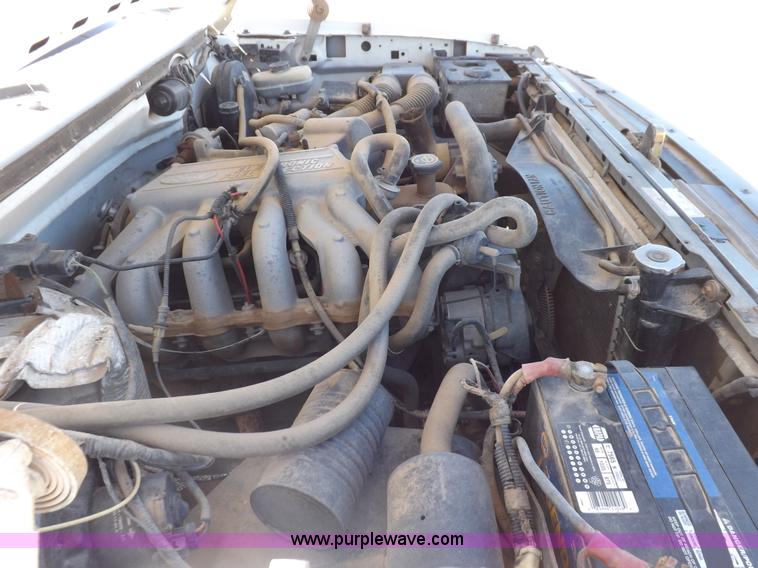 image for item K3754 1994 Ford F150 XL pickup truck