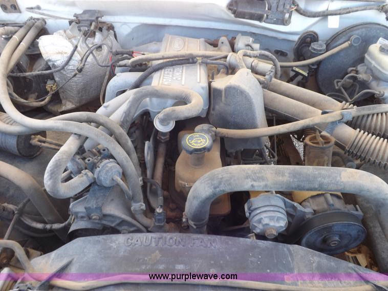 image for item K3754 1994 Ford F150 XL pickup truck