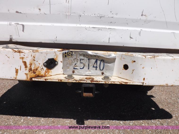 image for item K3754 1994 Ford F150 XL pickup truck