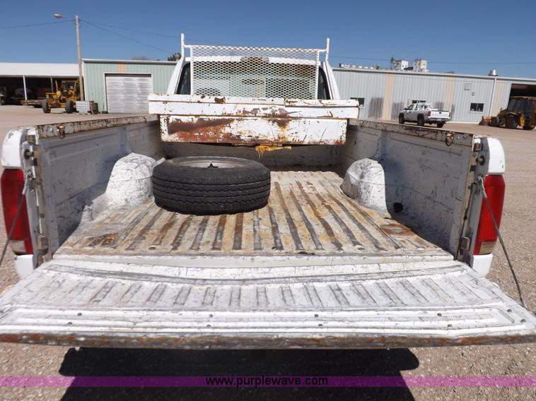 image for item K3754 1994 Ford F150 XL pickup truck