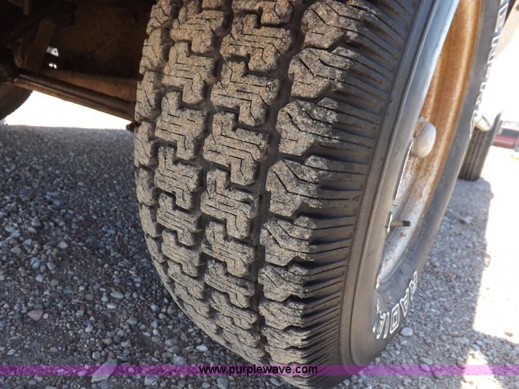 image for item K3754 1994 Ford F150 XL pickup truck