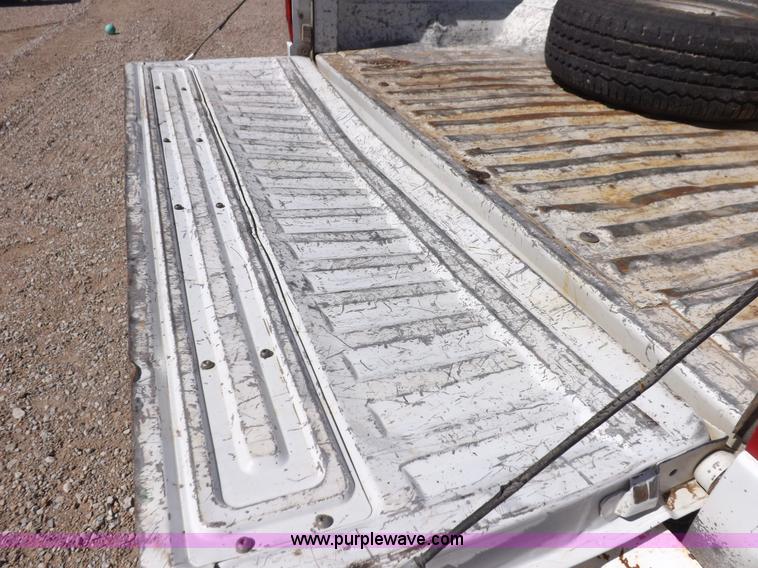 image for item K3754 1994 Ford F150 XL pickup truck