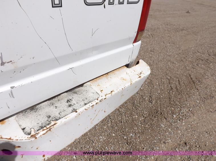 image for item K3754 1994 Ford F150 XL pickup truck