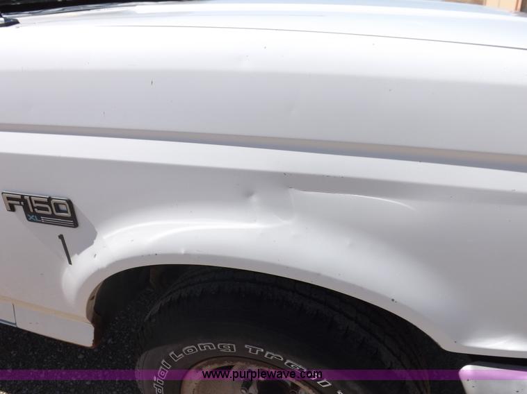 image for item K3754 1994 Ford F150 XL pickup truck