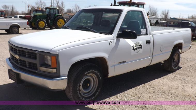 image for item K3755 1997 Chevrolet Cheyenne 1500 pickup truck