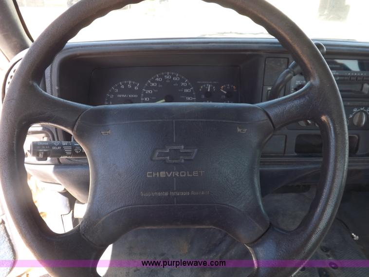 image for item K3755 1997 Chevrolet Cheyenne 1500 pickup truck