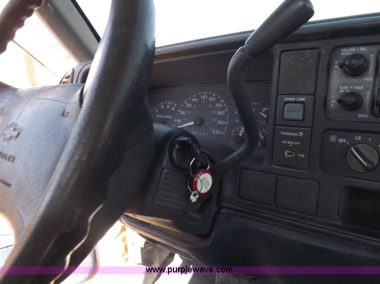 image for item K3755 1997 Chevrolet Cheyenne 1500 pickup truck