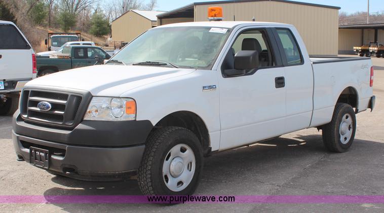 image for item K8946 2008 Ford F150 XL SuperCab pickup truck