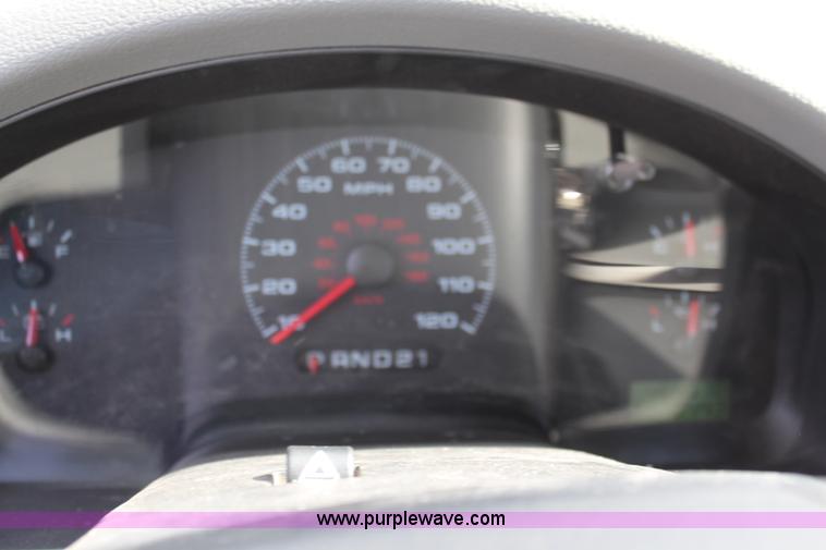 image for item K8946 2008 Ford F150 XL SuperCab pickup truck