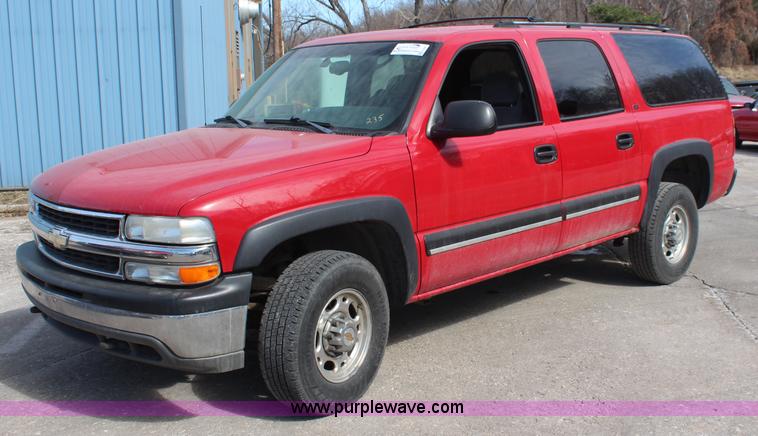 image for item K8947 2001 Chevrolet Suburban K2500 LS SUV